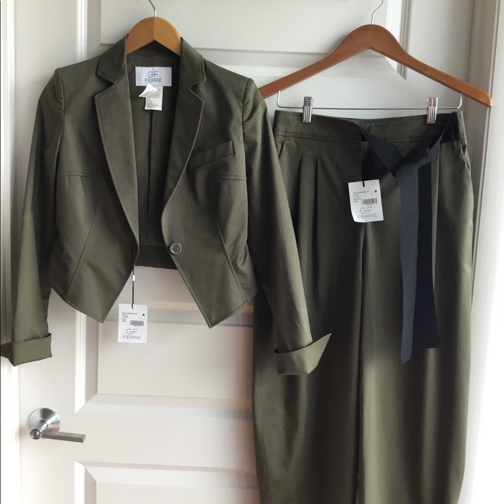 Funky green Gianfranco Ferré pantsuit with tags